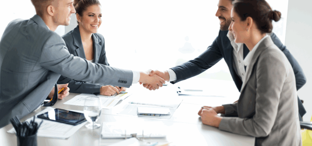 Colaboraciones público-privadas que transforman el acceso al empleo